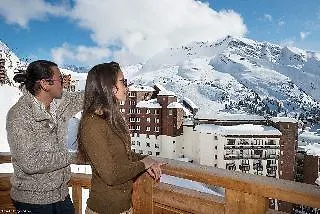 Pierre Et Electra * Montriond
